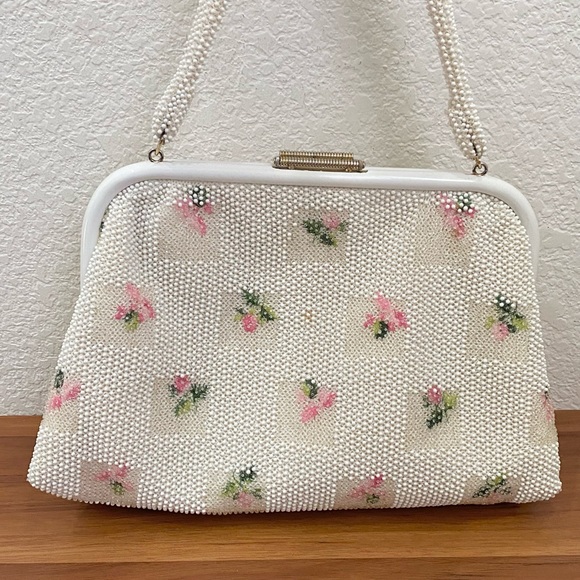 Vintage Beaded White Clutch Handbag with Dainty Flower Design - Picture 4 of 15